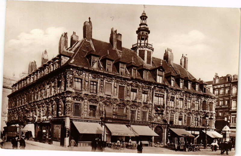 Carte postale ancienne Lille - La Bourse (monument historique) à Lille
