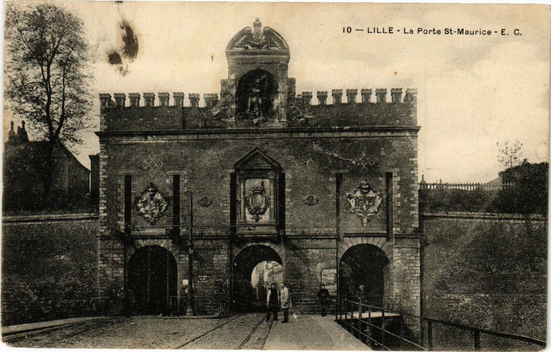 Carte postale ancienne Lille - La Porte Saint-Maurice à Lille