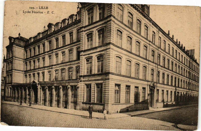Carte postale ancienne Lille - Lycée Fenelon à Lille