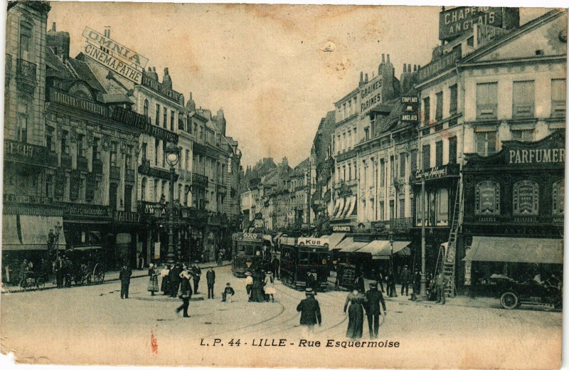 Carte postale ancienne Lille - Rue Esquermoise à Lille