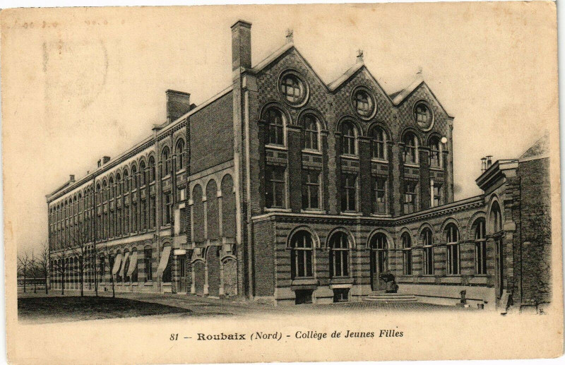 Carte postale ancienne Roubaix - College de Jeunes Filles à Roubaix