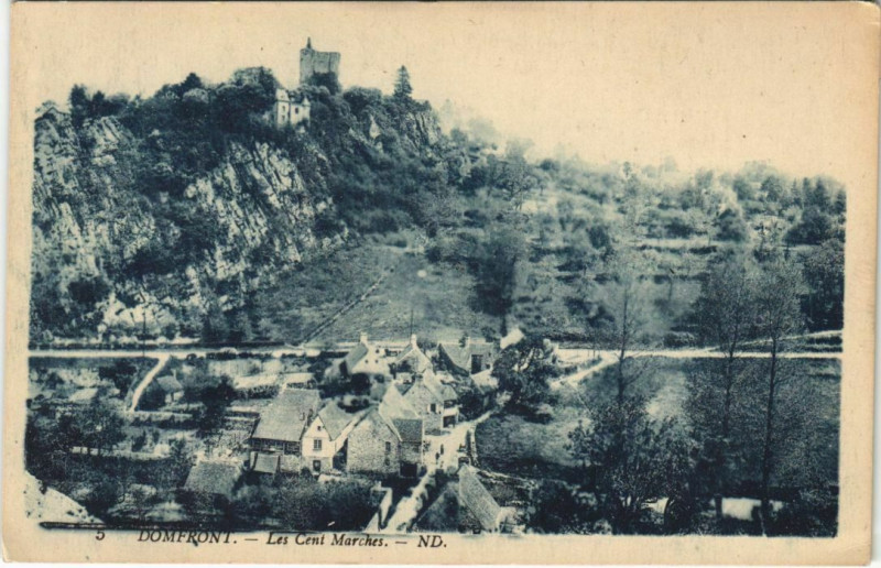 Carte postale ancienne Domfront Les Cent Marche Nd