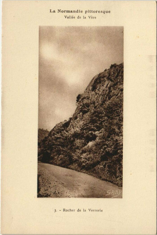 Carte postale ancienne Rocher de la Verrerie Vallée de la Vere à Ri