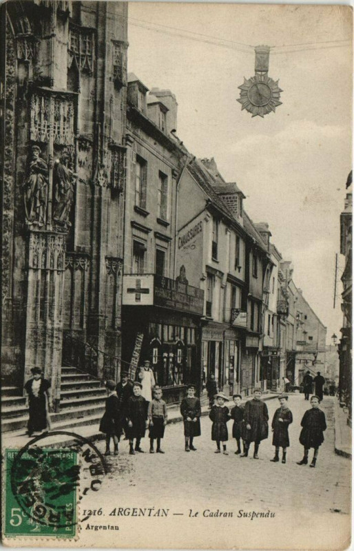 Carte postale ancienne Argentan Le Cadron Suspendu à Argentan