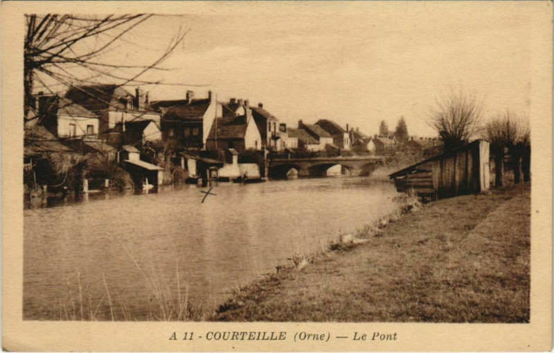 Carte postale ancienne Courteille Le Pont