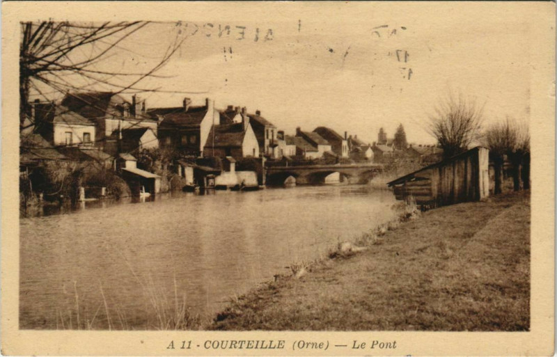 Carte postale ancienne Courteille Le Pont