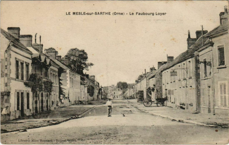 Carte postale ancienne Mesle-sur-Sarthe Le Faubourg Loyer