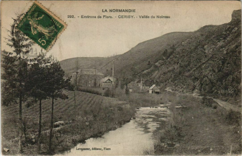 Carte postale ancienne Cerisy Vallée du Noireau à Ri