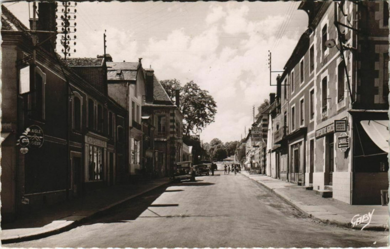 Carte postale ancienne Longny au Perche Rue de Paris France à Ri