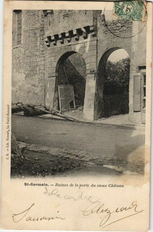 Carte postale ancienne Saint-Germain Ruines de la porte du vieux Chateau France à Sai