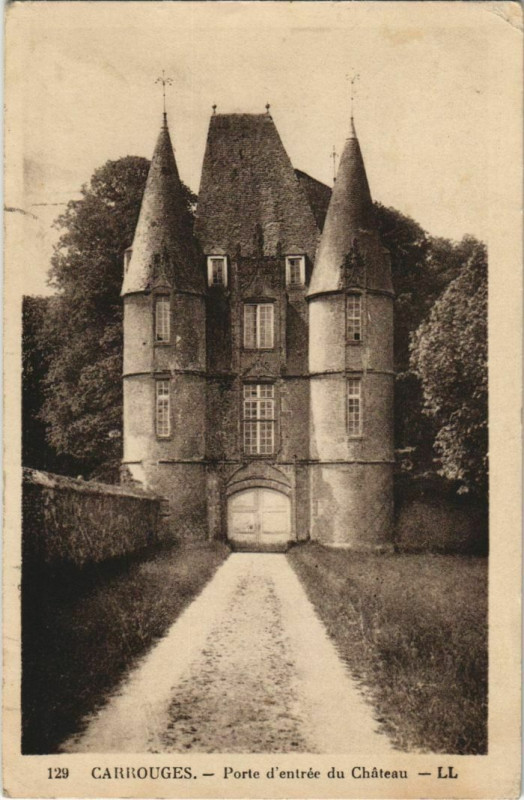 Carte postale ancienne Carrouges Porte d'Entree du Chateau France à Carrouges