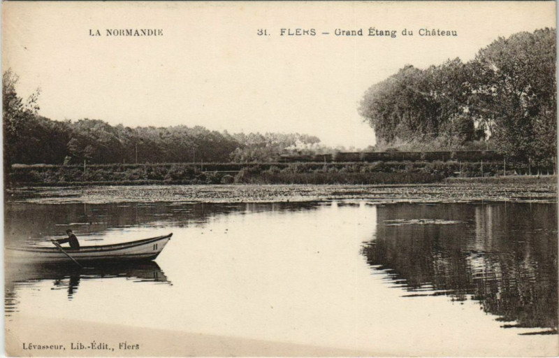 Carte postale ancienne Flers Grand Etang du Chateau France à Flers