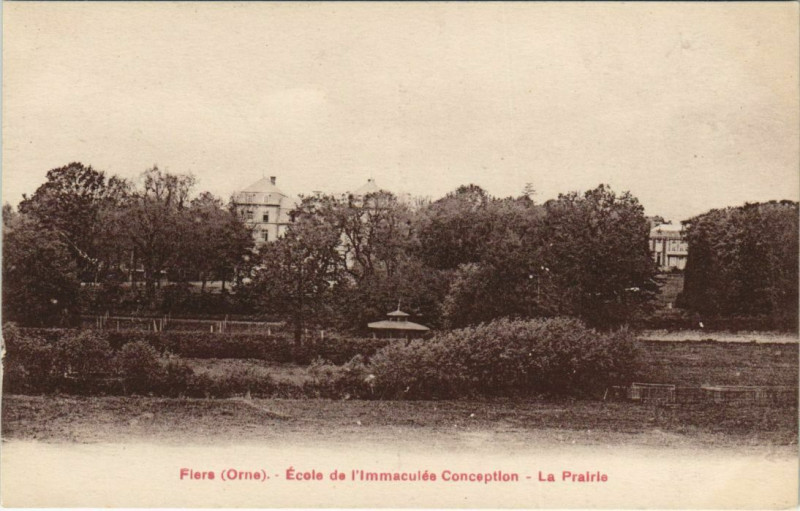 Carte postale ancienne Flers Ecole de l'Immaculee Conception France à Flers