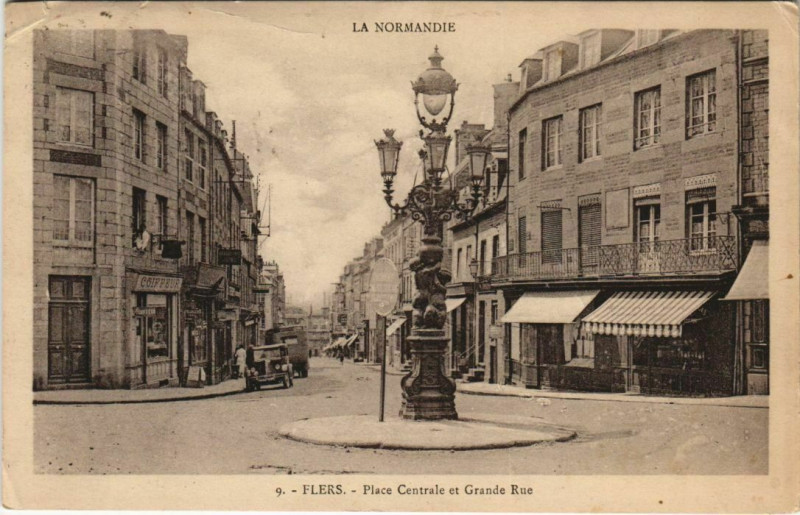 Carte postale ancienne Flers Place Centrale et Grande Rue France à Flers