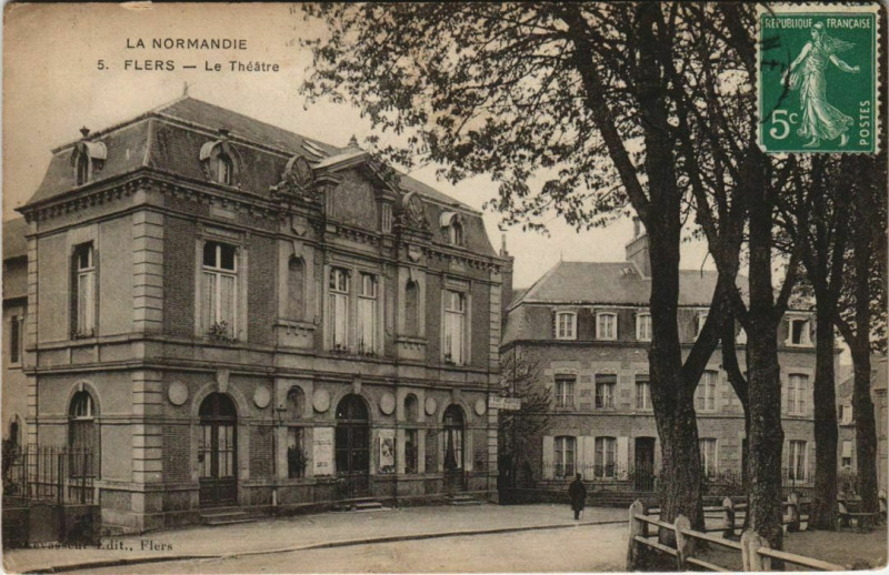 Carte postale ancienne Flers Le Theatre France à Flers