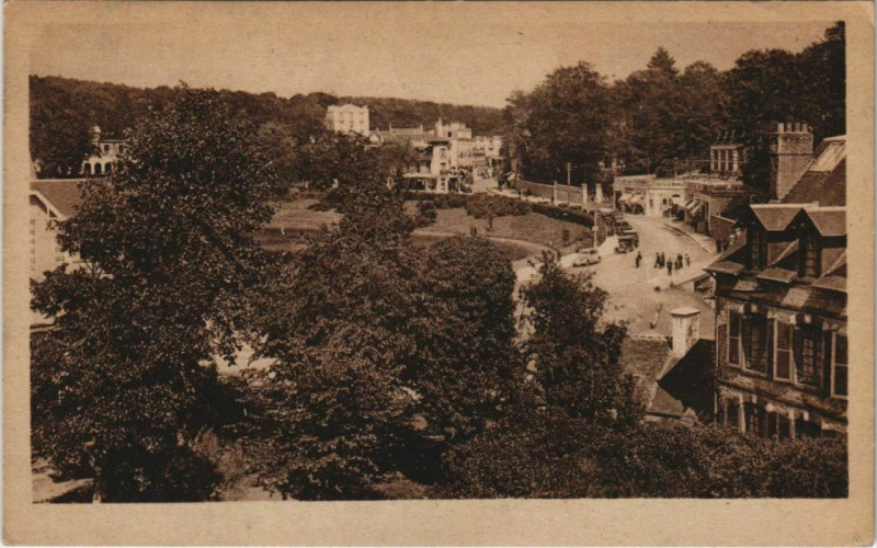 Carte postale ancienne Bagnoles de L'Orne Vue Panoramique prise du Roc-au-Chien France à Ri