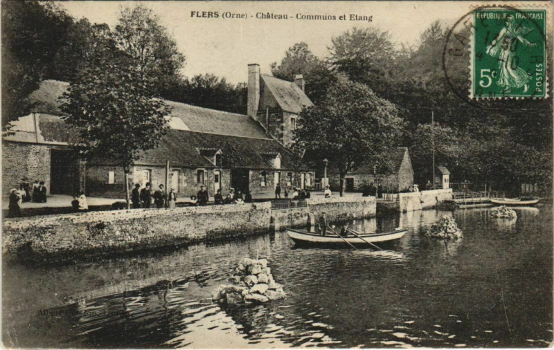 Carte postale ancienne Flers Chateau, Communs et Etang France à Flers