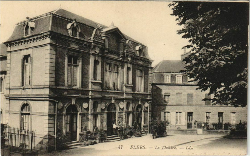 Carte postale ancienne Flers Le Theatre France à Flers