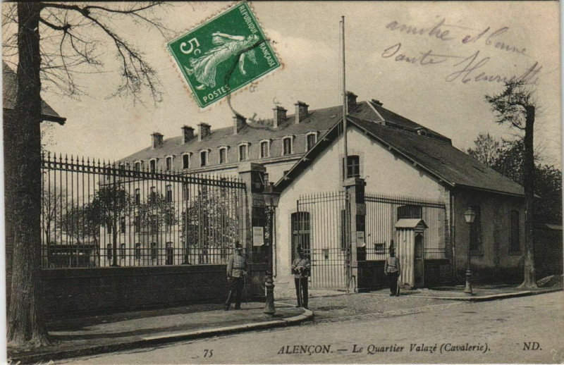 Carte postale ancienne Alencon Le Quartier Valaze France à Alençon