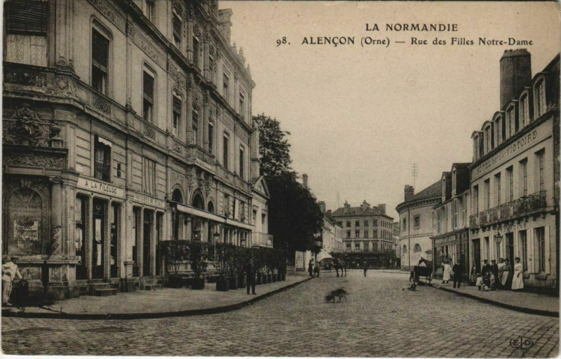 Carte postale ancienne Alencon Rue des Filles Notre-Dame France à Alençon