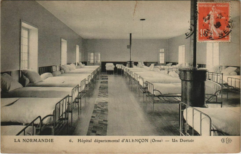 Carte postale ancienne Alencon Hopital, Un Dortoir France à Alençon