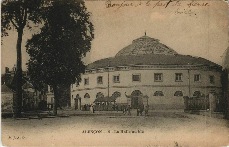 Carte postale ancienne Alencon La Halle au ble France à Alençon
