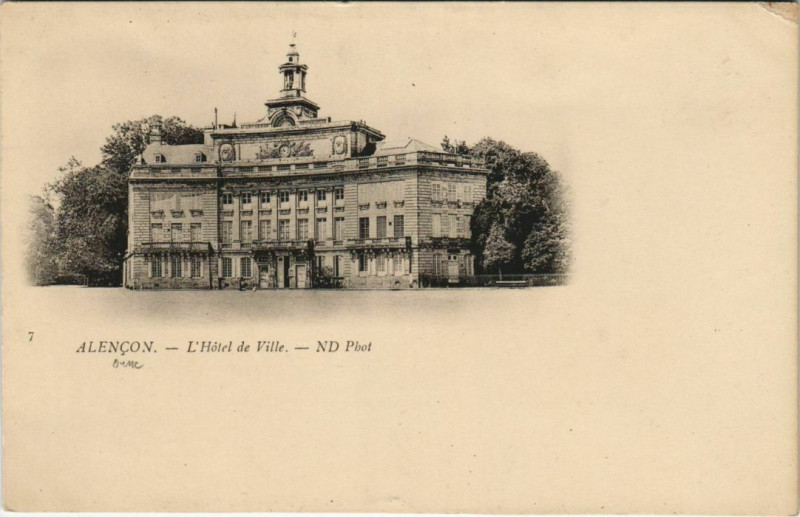Carte postale ancienne Alencon L'Hotel de Ville France à Alençon