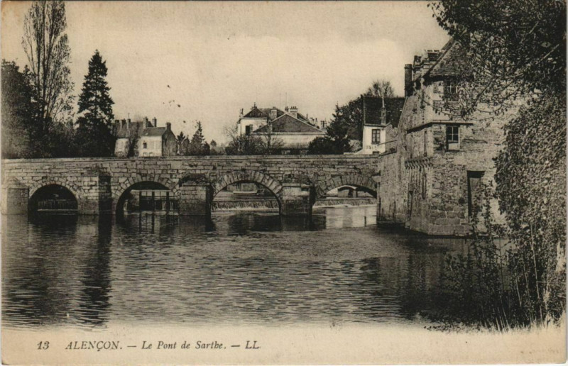 Carte postale ancienne Alencon Le Pont de Sarthe France à Alençon