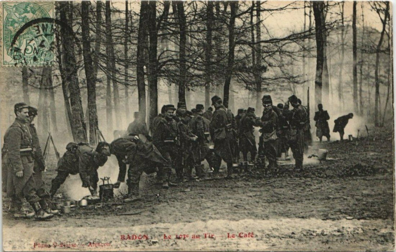 Carte postale ancienne Radon - Le 103e au Tir-Le Café