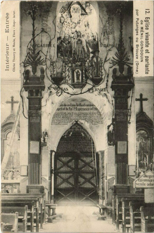 Carte postale ancienne Eglise vivante et parlante de Menil-Gondouin - Intérieur-Entrée à Ménil-Gondouin