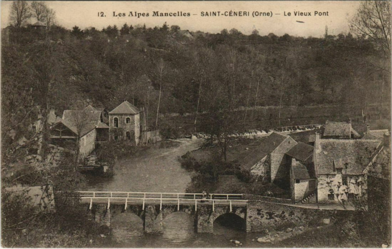 Carte postale ancienne Saint-Ceneri-Les Alpes-Mancelles-Le Vieux Pont à Ri