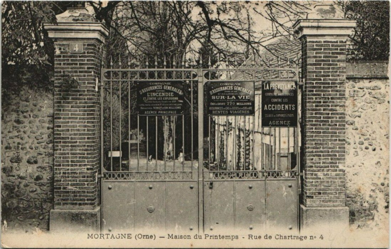 Carte postale ancienne Mortagne - Maison du Printemps-Rue de Chartrage à Ri