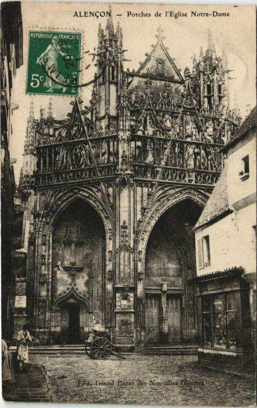 Carte postale ancienne Alencon - Porches de l'Eglise Notre Dame à Alençon