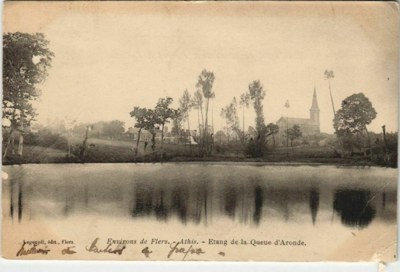 Carte postale ancienne Environs de Flers-Athis - Etang de la Queue d'Aronde à Flers