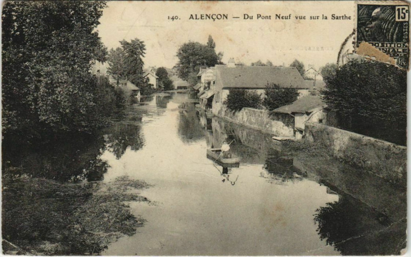 Carte postale ancienne Alencon - Du Pont Neuf vue sur la Sarthe à Alençon