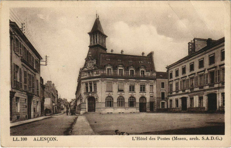 Carte postale ancienne Alencon - L'Hotel des Postes à Alençon