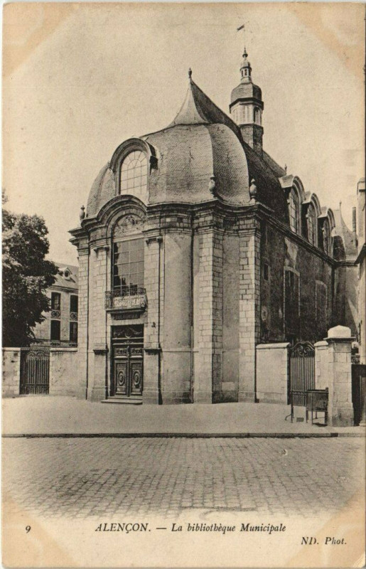 Carte postale ancienne Alencon - Le bibliothéque Municipale à Alençon