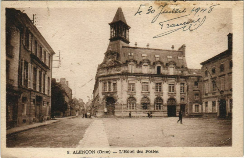 Carte postale ancienne Alencon - L'Hotel des Postes à Alençon
