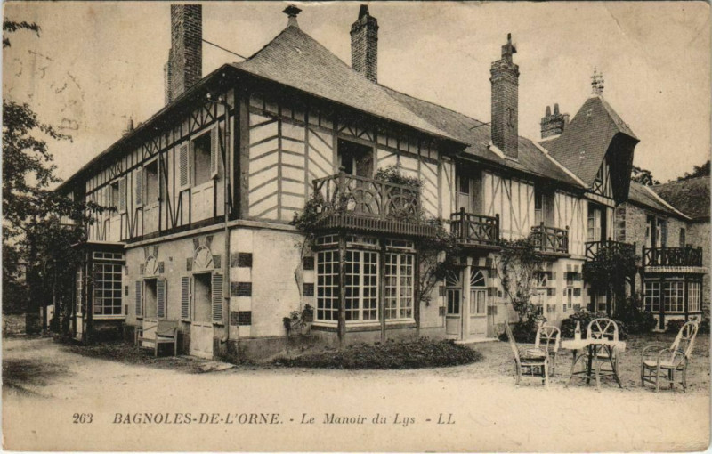 Carte postale ancienne Bagnoles-de-l'Orne-Le Manoir du Lys