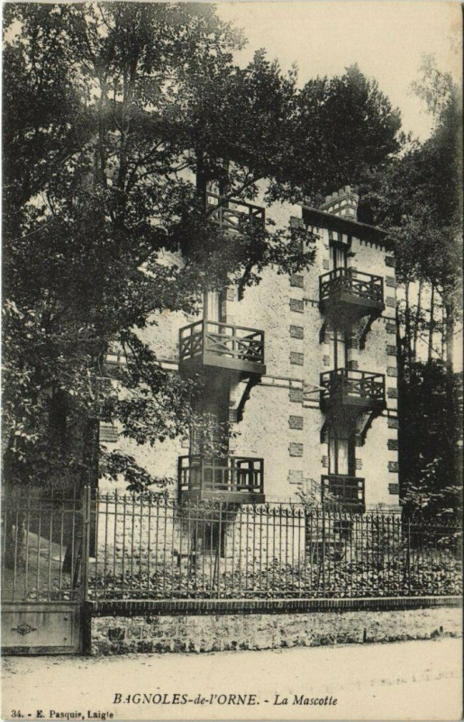 Carte postale ancienne Bagnoles-de-l'Orne-La Mascotte
