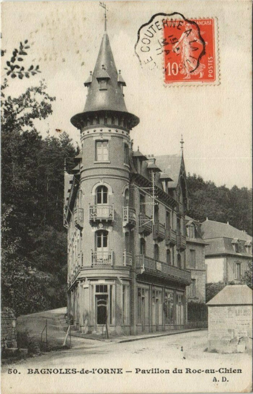 Carte postale ancienne Bagnoles-de-l'Orne-Pavillon du Roc au Chien