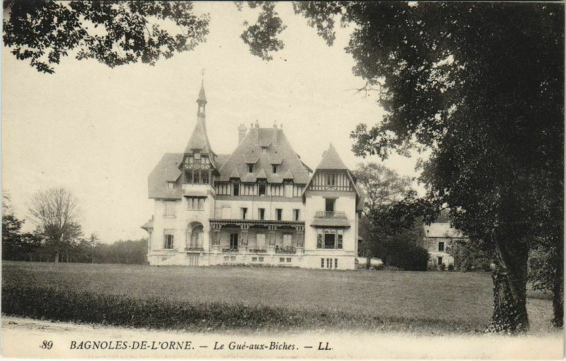 Carte postale ancienne Bagnoles-de-l'Orne-Le Gué aux Biches