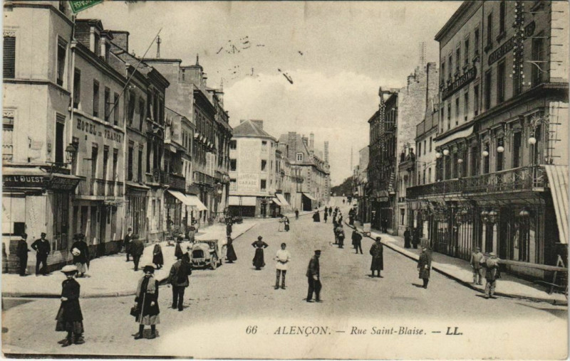 Carte postale ancienne Alencon-Rue Saint Blaise à Alençon