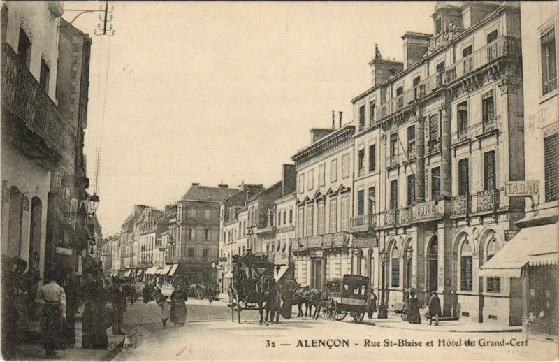 Carte postale ancienne Alencon-Rue Saint-Blaise et Hótel du Grand Cerf à Alençon
