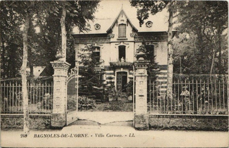 Carte postale ancienne Bagnoles-de-l'Orne-Villa Carmen