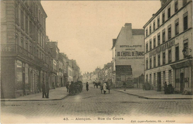 Carte postale ancienne Alencon-Rue du Cours à Alençon
