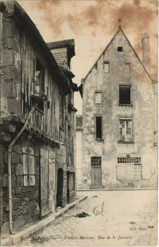 Carte postale ancienne Alencon-Vieilles Maisons-Rue de la Juiverie à Alençon