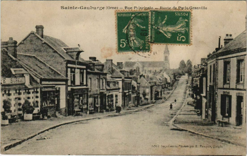 Carte postale ancienne Saint-Gauburge Rue Principale à Ri