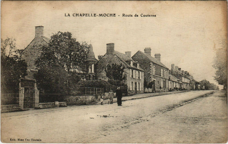 Carte postale ancienne La Chapelle-Moche Route de Couterne