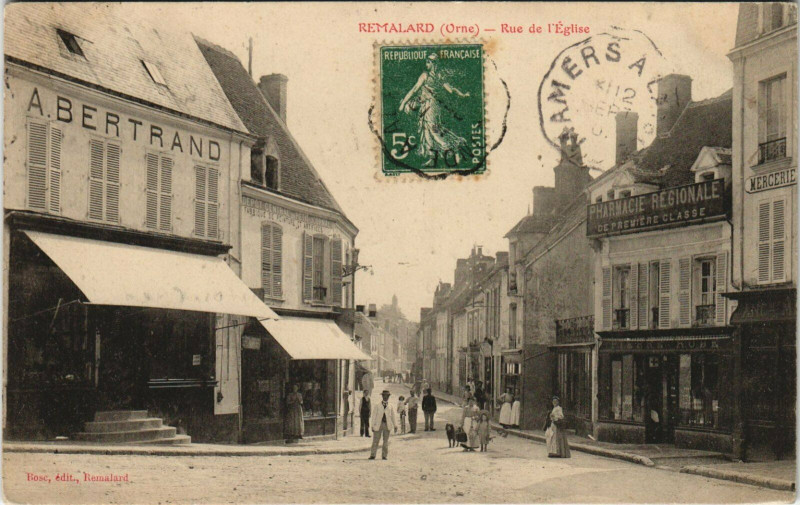 Carte postale ancienne Remalard Rue de l'Eglise
